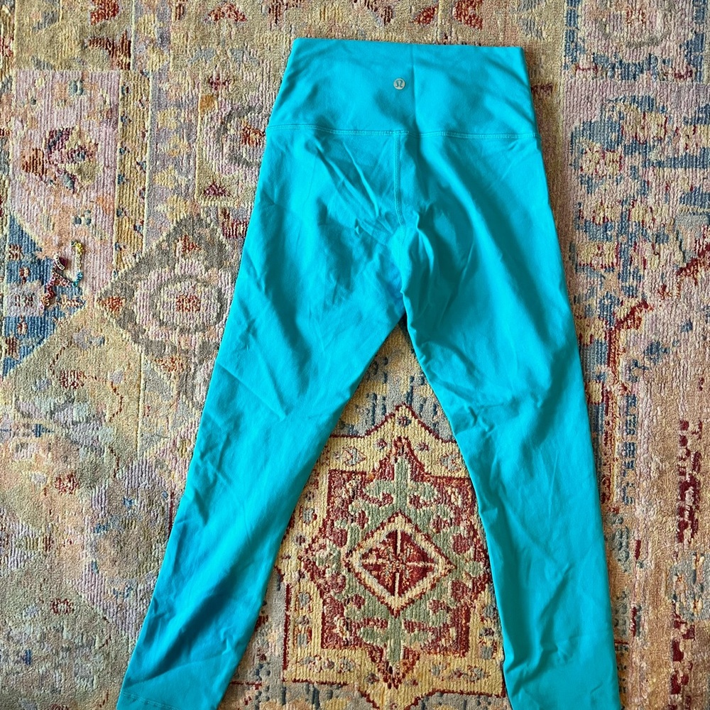Size 6 lululemon wunder under leggings